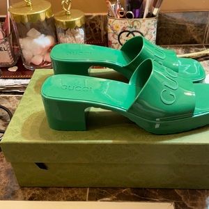 Brand new never worn gucci sandals.